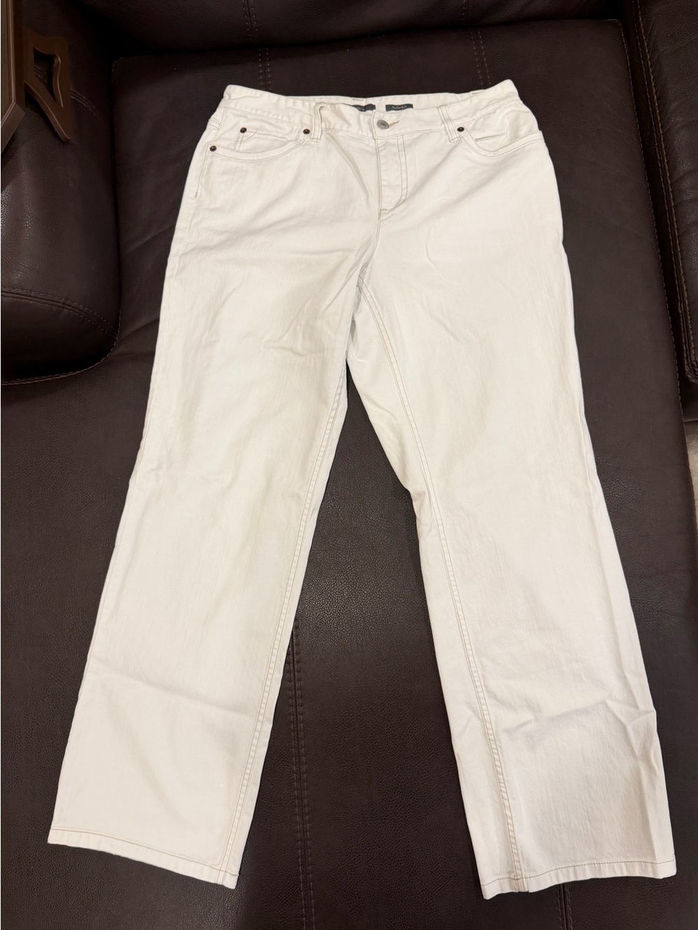 Liz Claiborne Boyfriend fit Women’s White Straight-Leg Jeans I size 10R